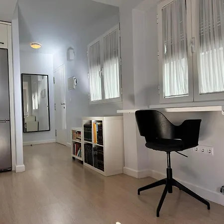 Διαμέρισμα San Basilio Bookish Place