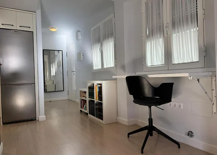 شقة San Basilio Bookish Place